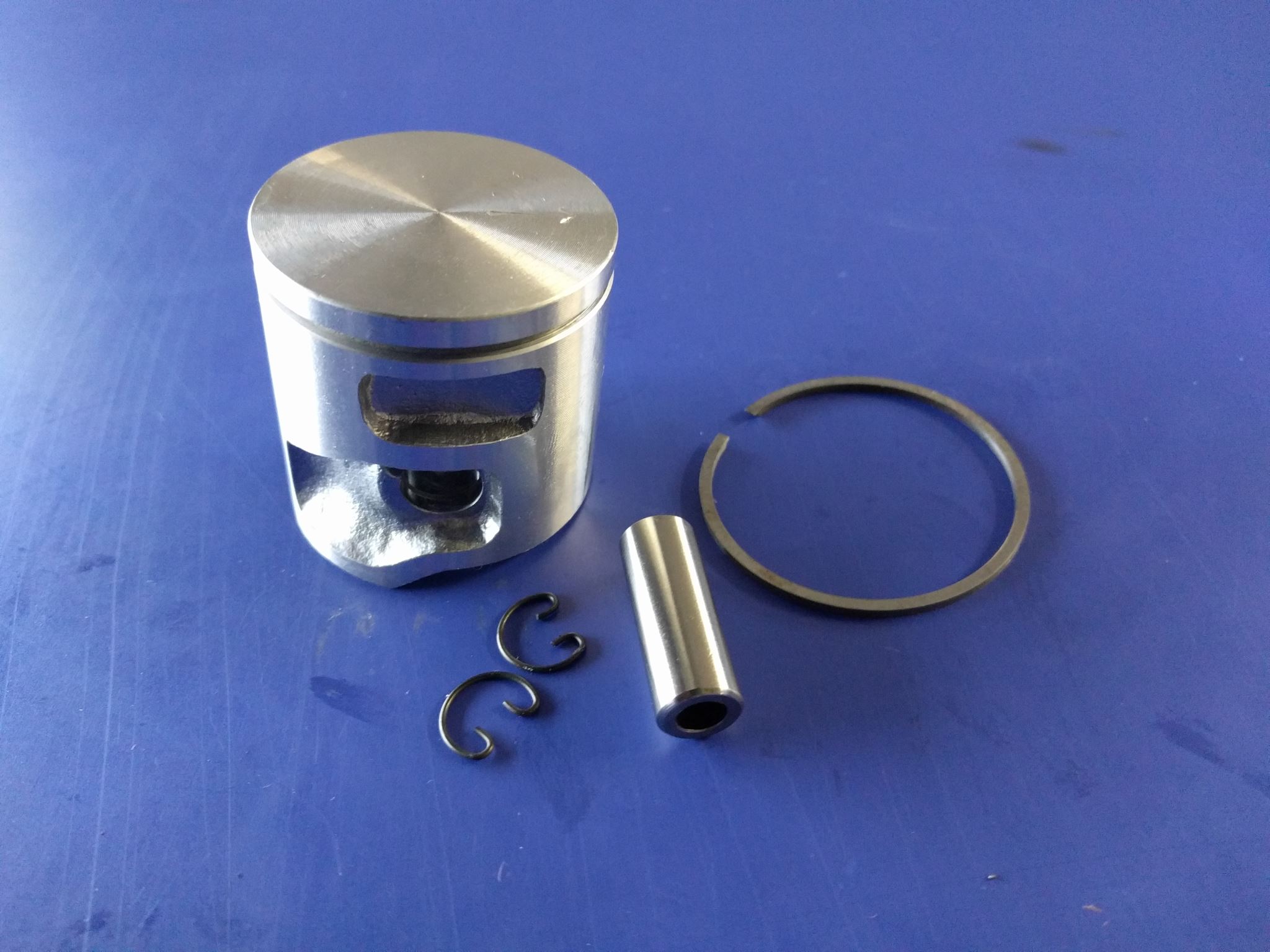 Husqvarna 550XP Piston Assembly 43mm Chainsaw Parts World