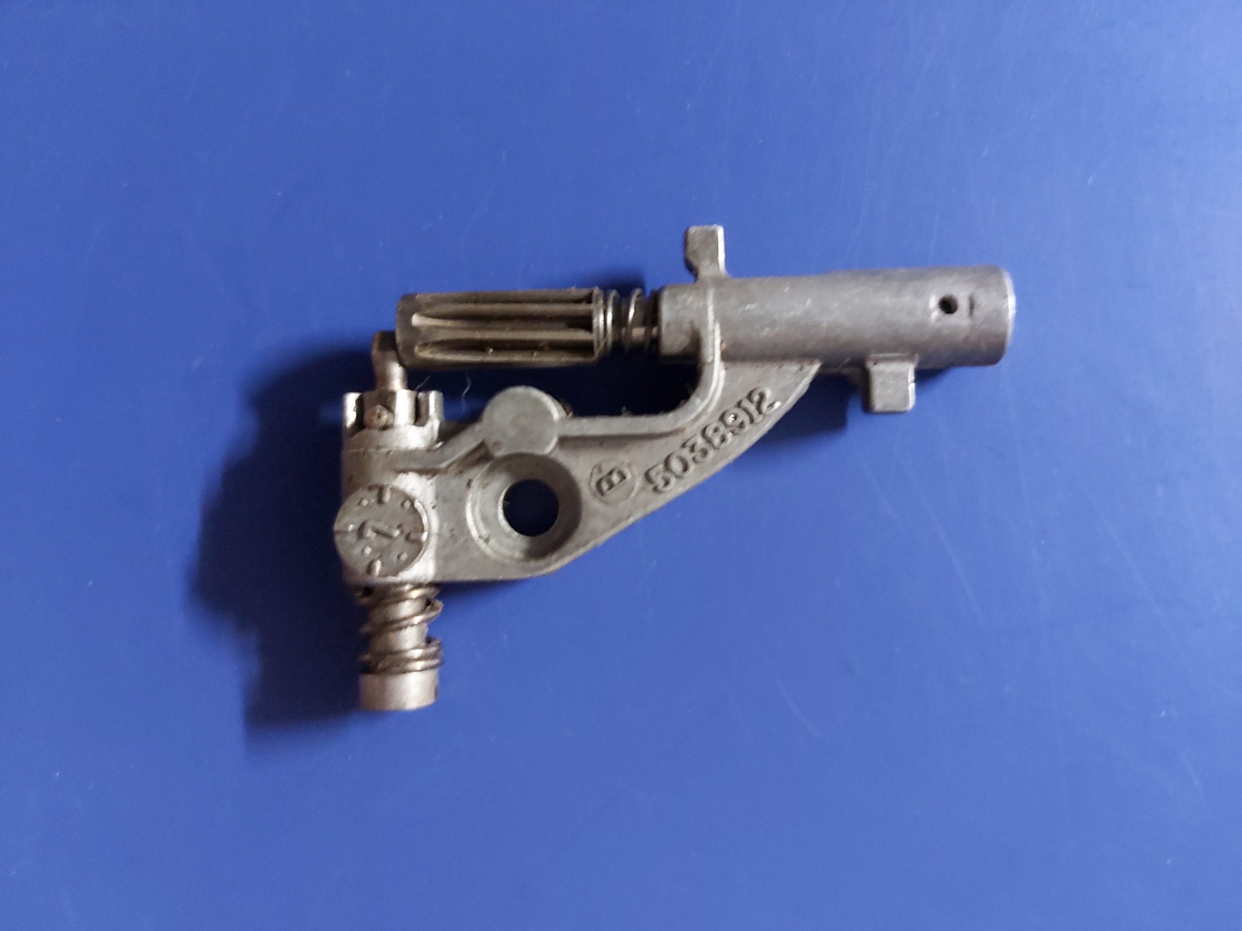 Husqvarna 350, 346, 353, 357, 359 Jonsered 2149, 2150, 2159 Oil Pump